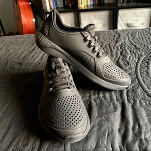 W8.5 M7 Blacked Out LiteRide Croc Sneakers